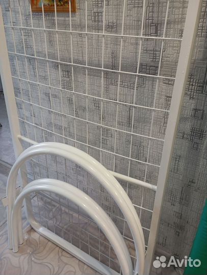 Кровать односпальная с матрасом