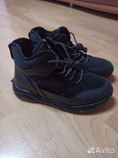 Кроссовки для девочки