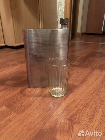 Фляжка из нержавейки 0,9 л., новая