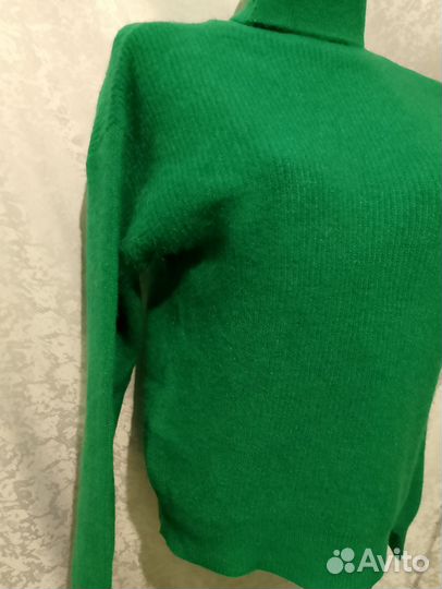 Свитер женский