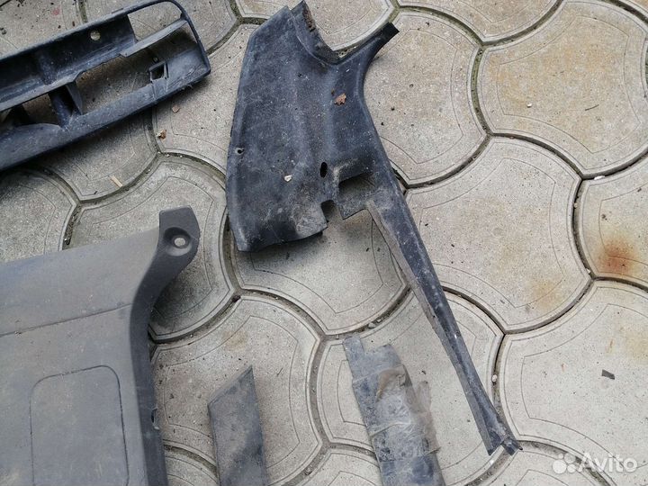 Пластиковые детали на фольксваген пассат Б 4