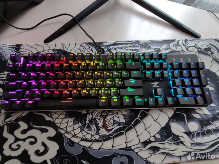 Игровая механическая клавиатура 100