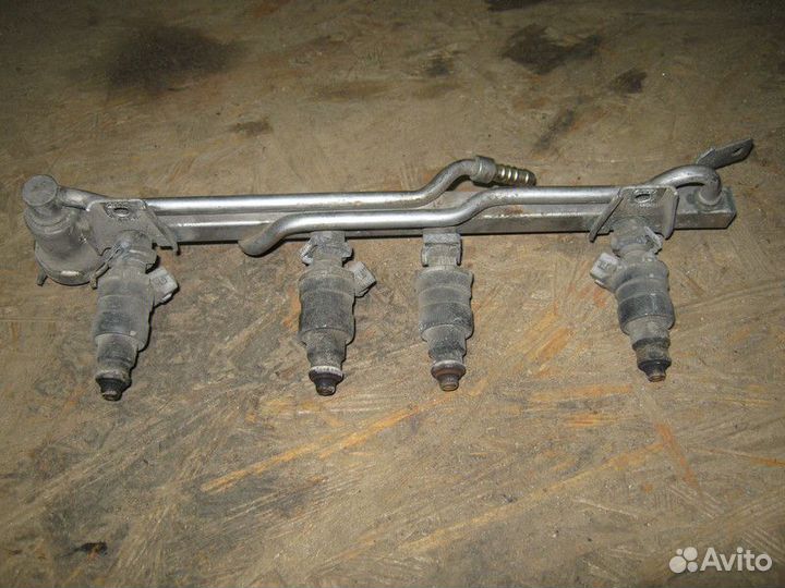 Рейка топливная (рампа) Audi A4 B5