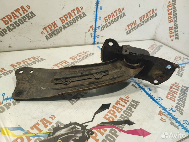 Фольксваген Пассат Рычаг задний левый верхний