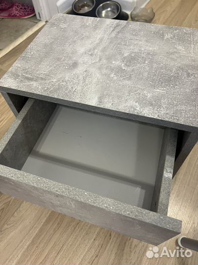 Прикроватная тумба с ящиком