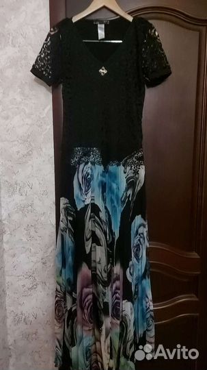 Костюмы, платья