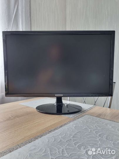 Монитор Samsung 24D332H