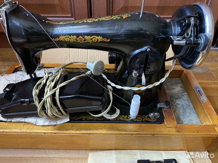 Швейная машина с электроприводом