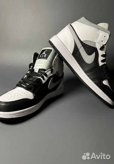 Кроссовки Nike Air Jordan 1 Black White Люкс