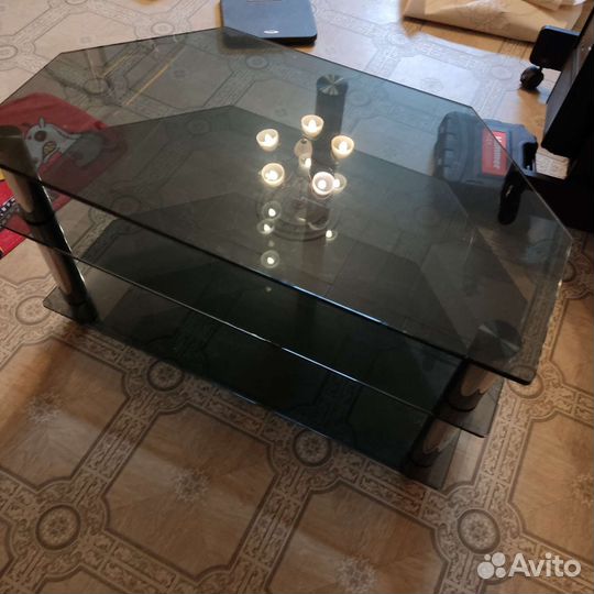 Стеклянная тумба под тв