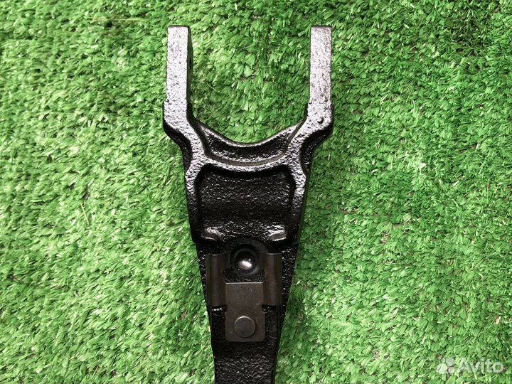 Вилка сцепления mitsubishi md747524 lancer 9