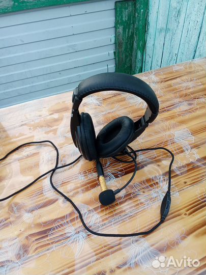 Проводные наушники