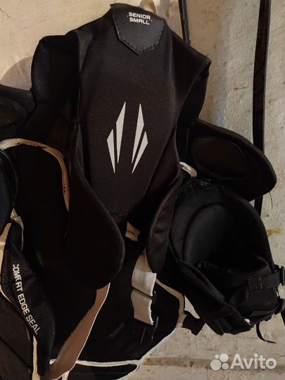 Хоккейный вратарские нагрудник