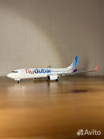 Модель самолета Boeing 737-800 flydubai флайдубай