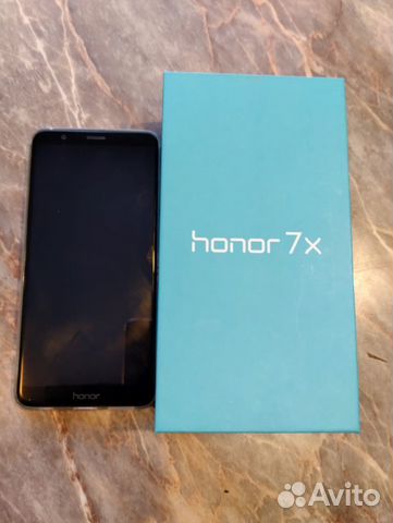 Мобильный телефон honor 7х б/у