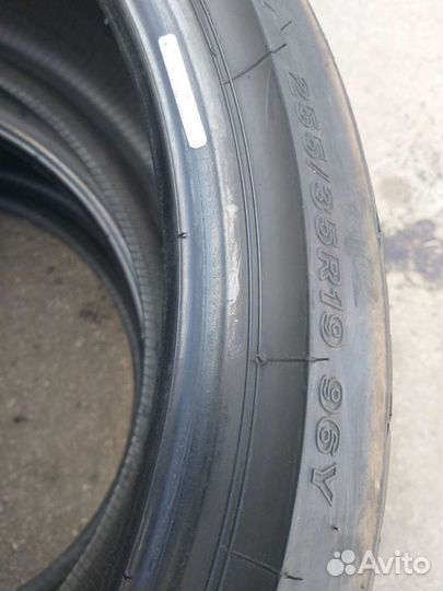 Bridgestone Potenza S001 255/35 R19