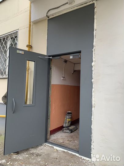 Дверь подъездная металлическая
