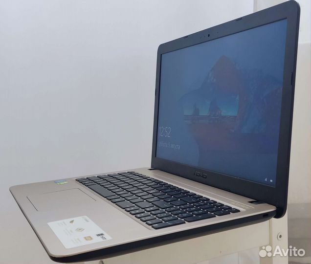 Asus R540 4-ядра, 2 видеокарты