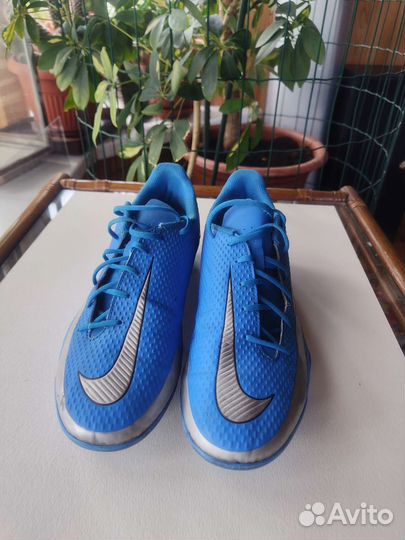 Футбольные бутсы nike
