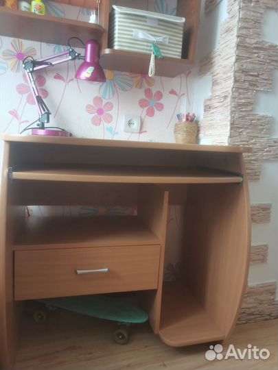 Компьютерный стол