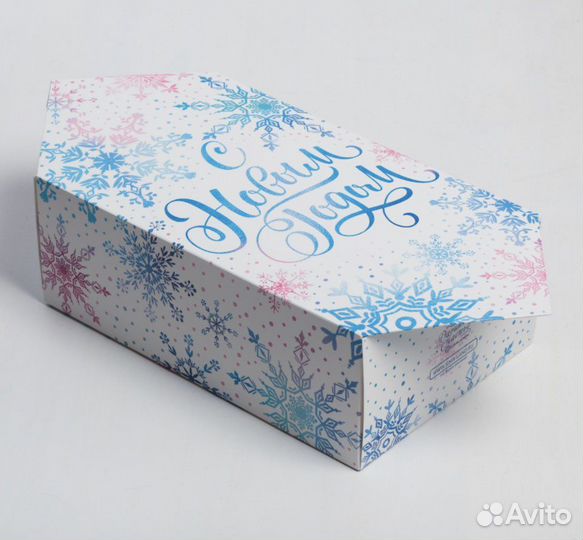 Подарочная коробка новогодняя