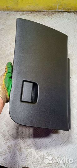 Бардачок Nissan Qashqai 2 2016