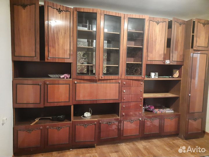 Стенка в гостиную