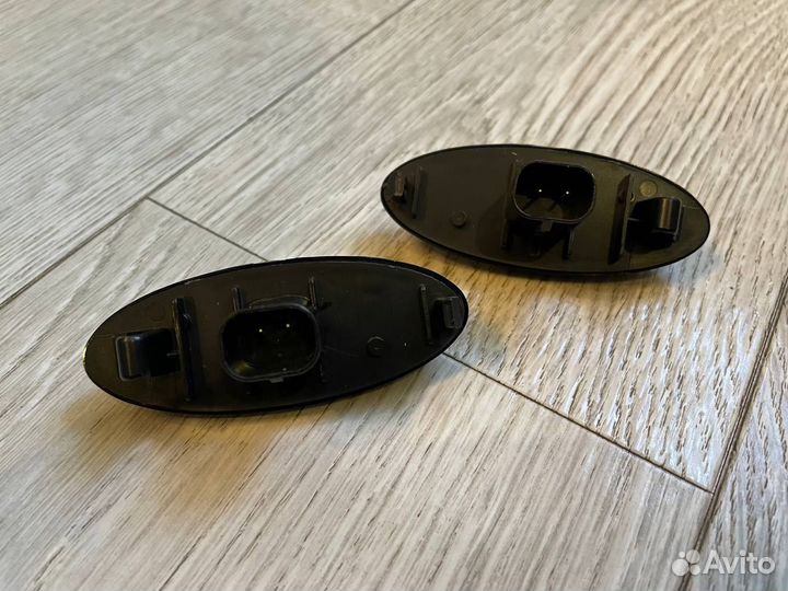 Динамические поворотники Toyota RAV4 Corolla Yaris