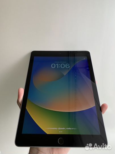 Планшет iPad (2018)