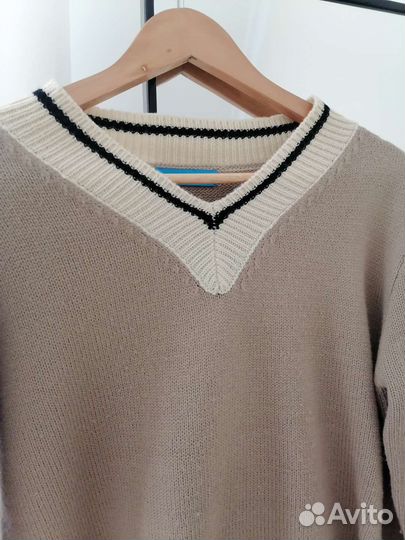 Свитер женский