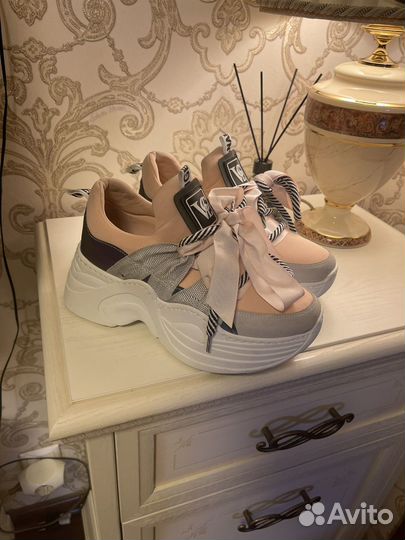 Кроссовки пудро розовые 38 легкие Турция