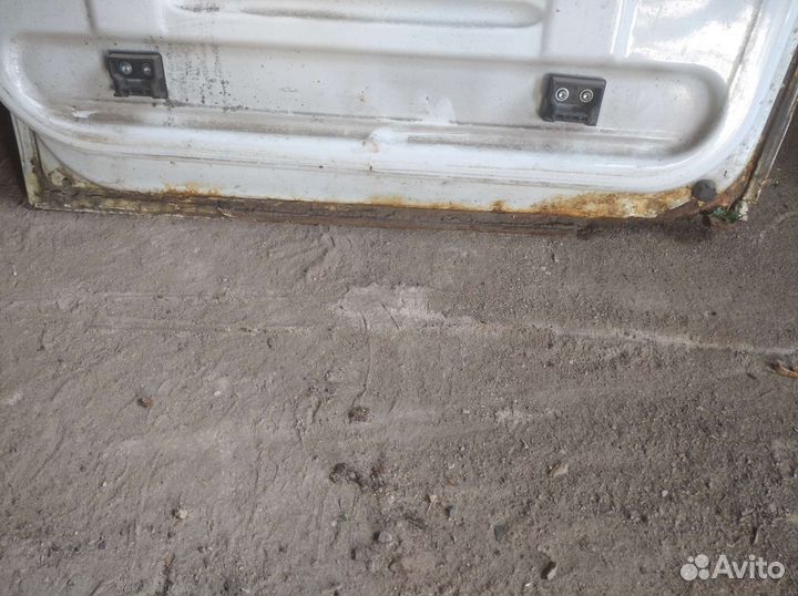 Двери на mercedes sprinter 906