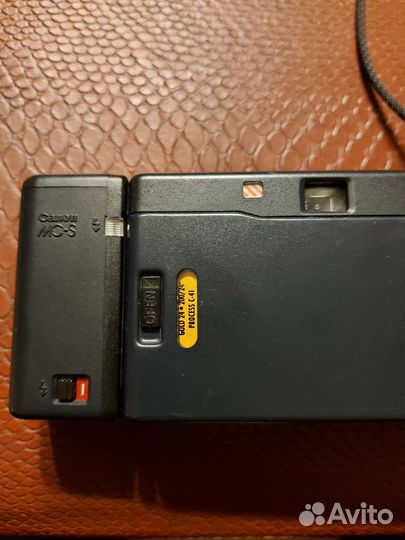 Плёночный фотоаппарат Canon MC 2.8 в люксе