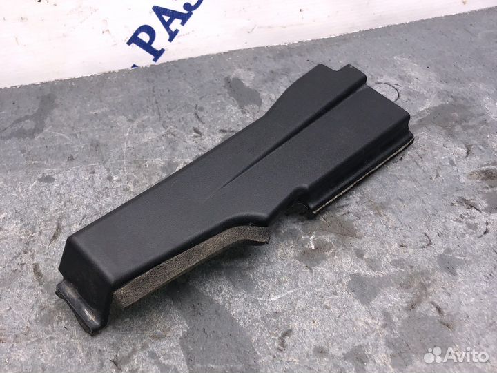 Левая заглушка крыла ravon r4