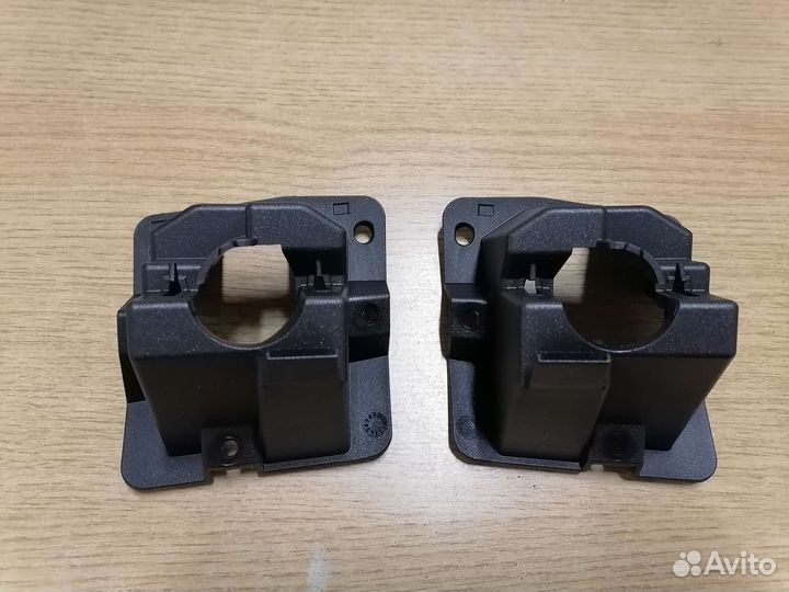 Кронштейн омывателя фар Skoda Octavia A7