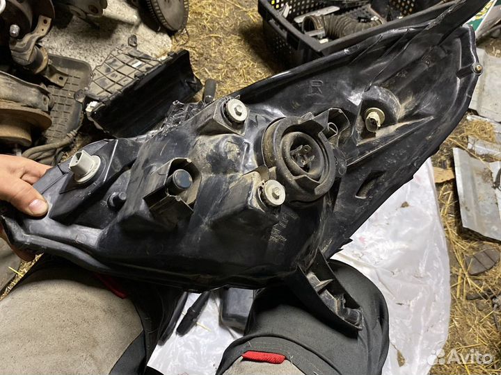 Фара правая Toyota Opa