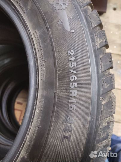 Kumho I'Zen KW22 215/65 R16