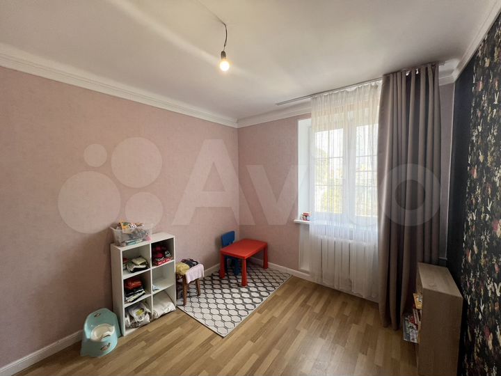 2-к. квартира, 42 м², 3/3 эт.