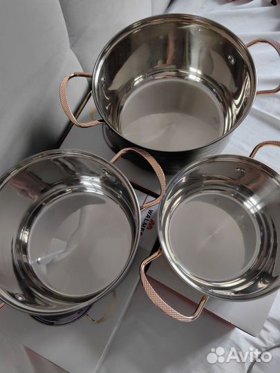 Кастрюли новые