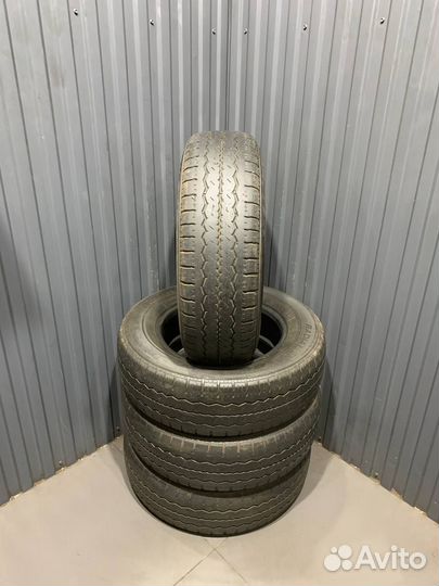 Hankook Radial RA08 215/70 R16C 108T