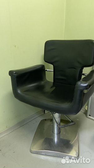 Парикмахерское кресло бу