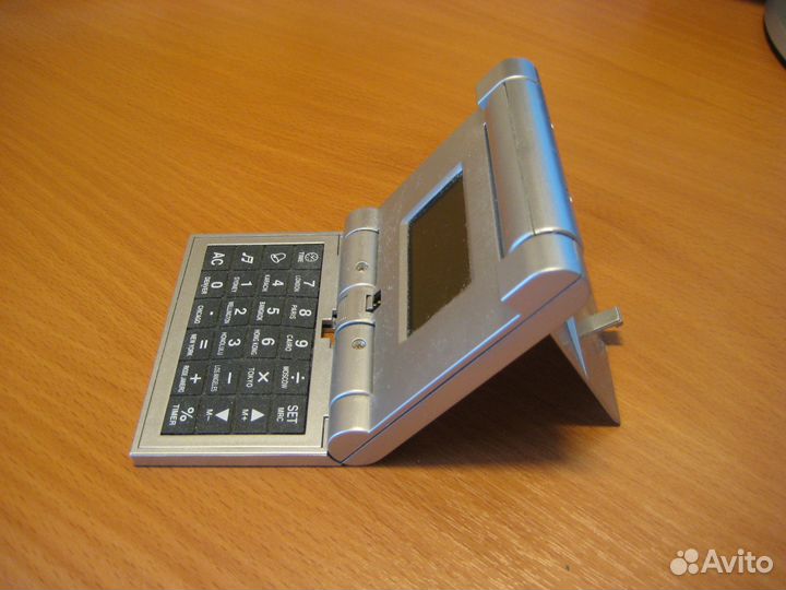 Калькулятор KD-9908 и Часы-будильник в нём