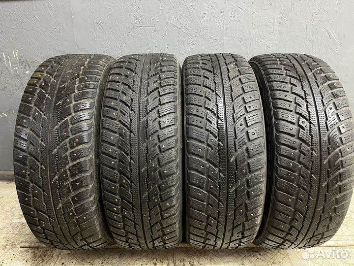 Kumho I'Zen RV Stud KC16 215/60 R17