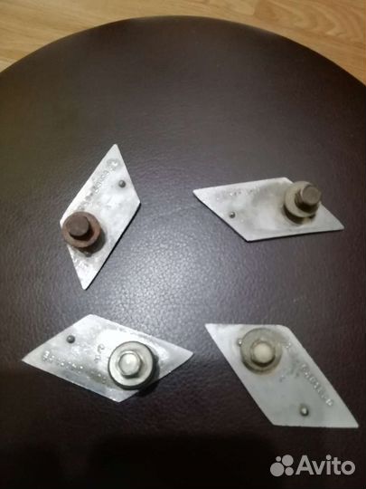 Эмблема газ(волга) 3102 оригинал