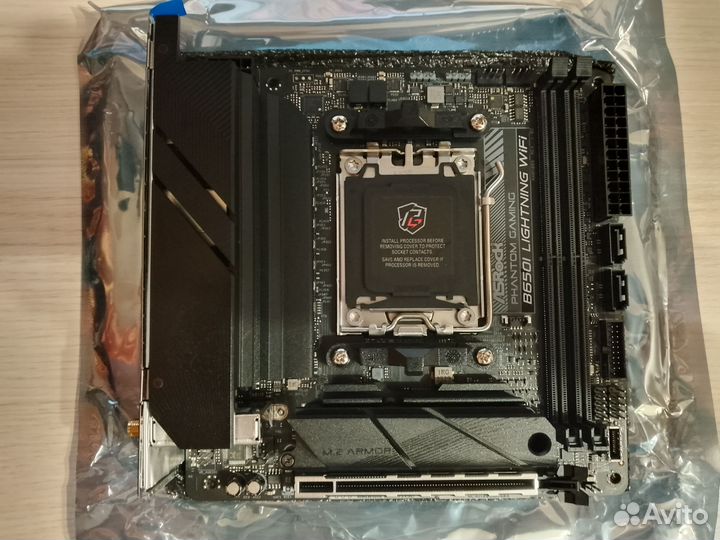 Материнская плата ASRock B650i