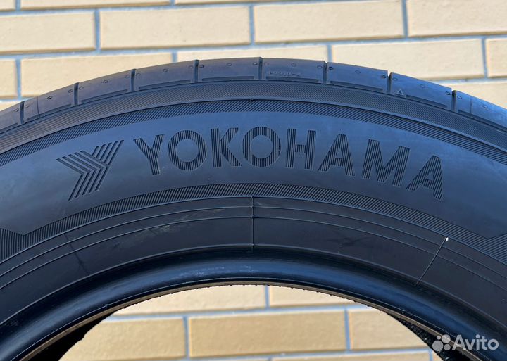 Yokohama BluEarth-XT AE61 225/65 R17 102H