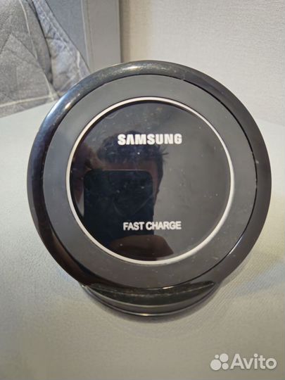 Беспроводная зарядка samsung ep-ng930