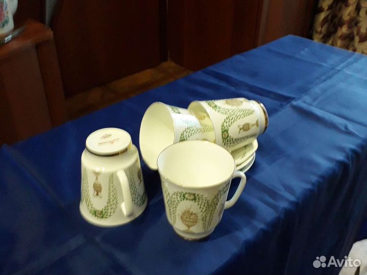 Остатки кофейного костного сервиза