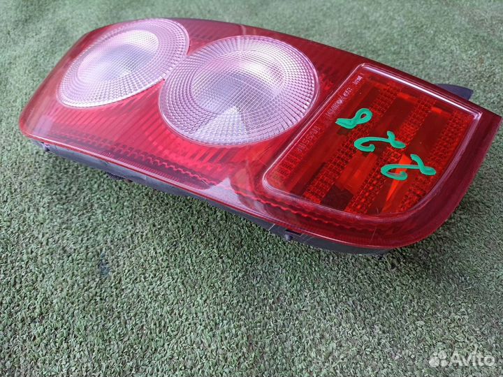 Фонарь задний левый Nissan Micra K12