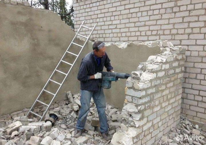 Демонтаж. Разбор построек, стен, полов
